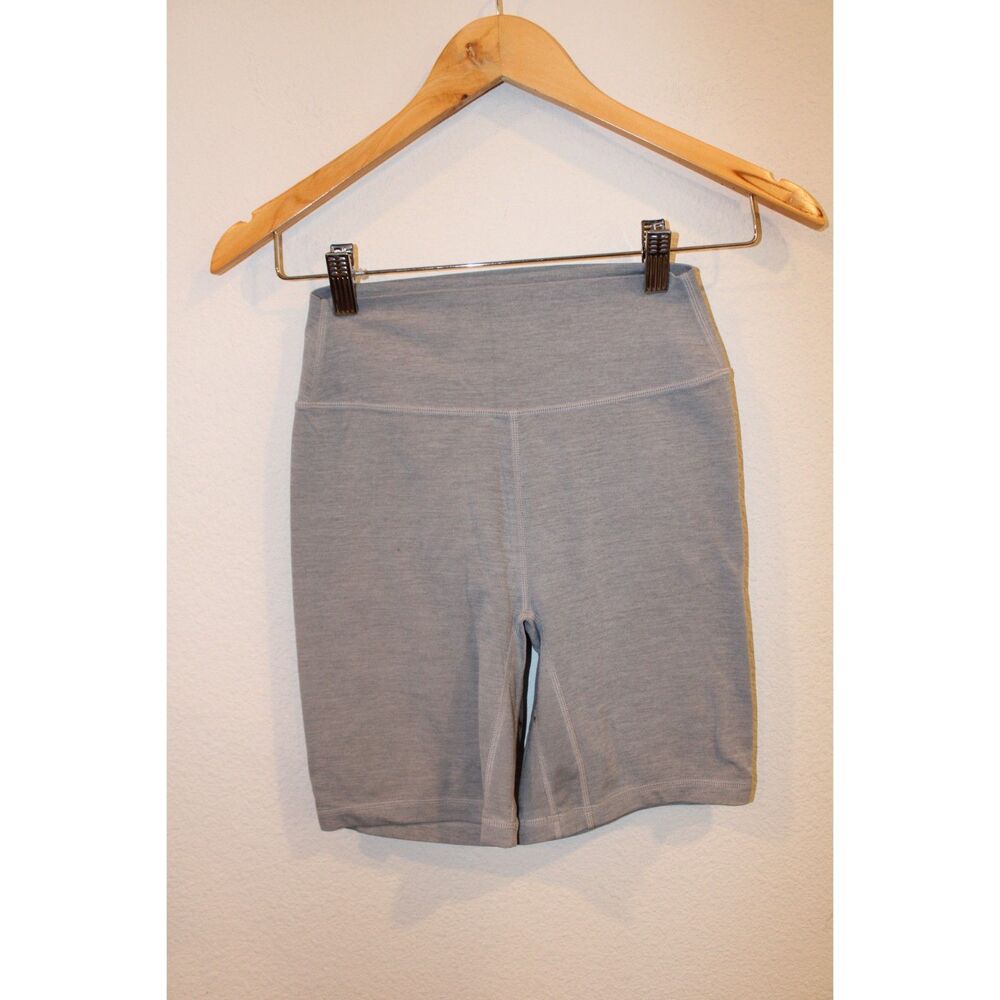 Stori active light gray space dye size 4 high rise biker shorts